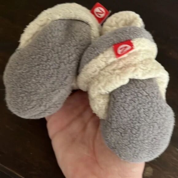 Zutano Copie Furry Gripper Baby Bootie Gray Size 3 months - Picture 2 of 3